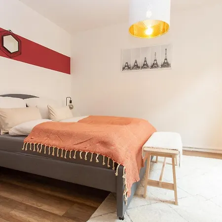 Fullhouse - Halle - R6 - Smarttv - Nespresso Apartment