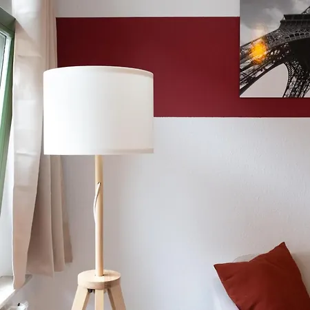 Fullhouse - Halle - R6 - Smarttv - Nespresso *