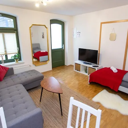 Fullhouse - Halle - R6 - Smarttv - Nespresso Appartement