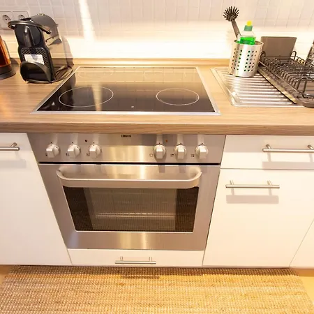 Fullhouse - Halle - R6 - Smarttv - Nespresso *