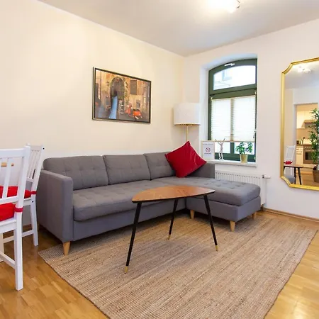 Fullhouse - Halle - R6 - Smarttv - Nespresso Halle (Saale)