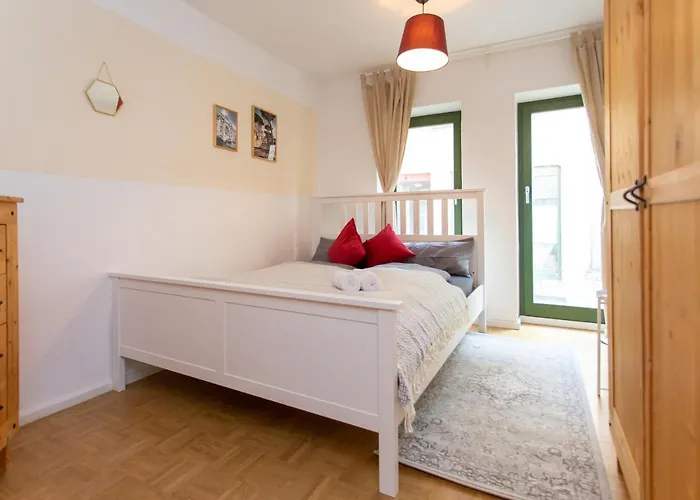 Fullhouse - Halle - R6 - Smarttv - Nespresso *