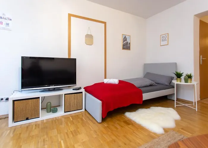 Fullhouse - Halle - R6 - Smarttv - Nespresso ハレ